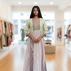 NWT Sabhyata long dress from New Delhi size xl slim fit  3/4 sleeves pink at hem